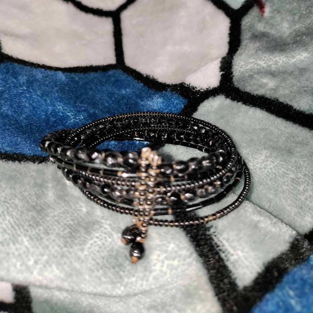 Vintage Black beaded bracelet-$5 add on